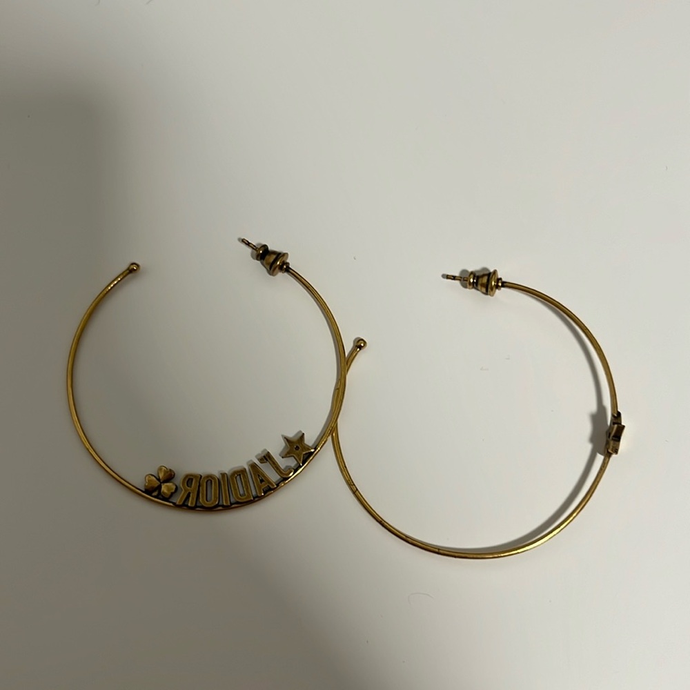 Dior earring - very good condition